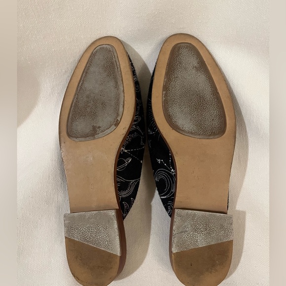 Inkkas zodiac slip on shoes, size 6. Excellent preowned condition! - Picture 5 of 12